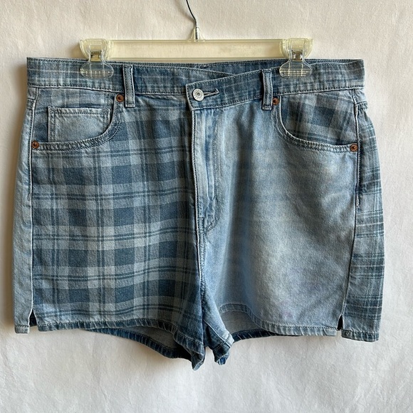 American Eagle Outfitters crossover high rise partial plaid shorts, size 14 - Picture 1 of 8
